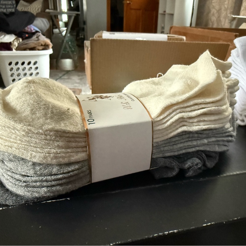 US POLO ASSN  Men's Athletic Socks in Gray and cream
